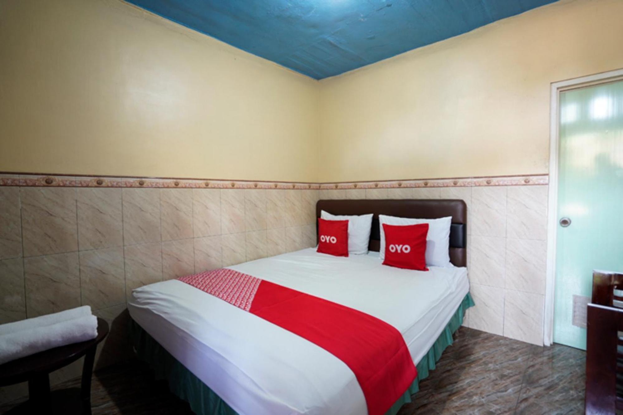 OYO 927 Carina Hotel Claket Exterior foto